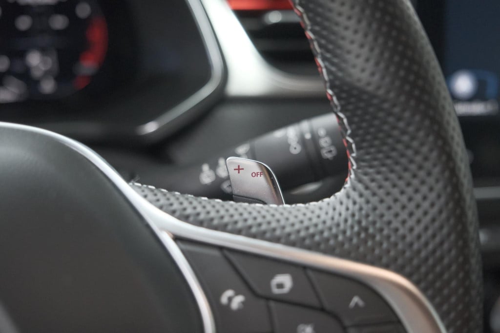 Renault Captur mild hybrid 140 edc r.s. line | camera | navigatie | stoelve