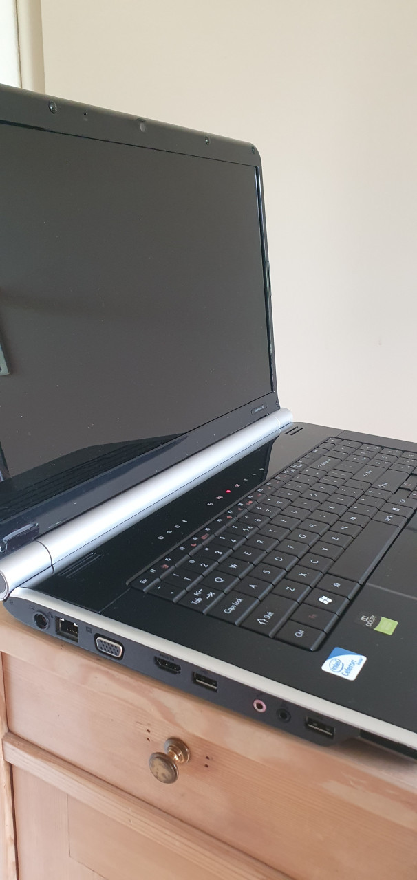 Laptop Packard Bell (Z book) 17.3 "