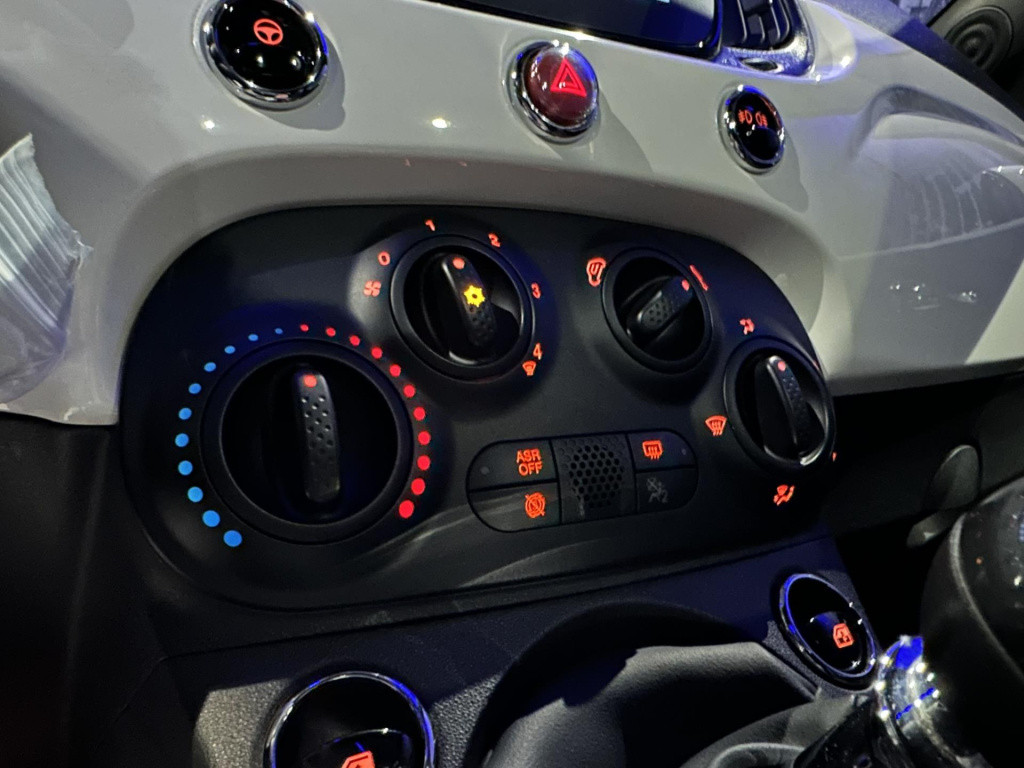 Fiat 500 1.0 hybrid dolcevita *panoramadak*applecarplay*clima*