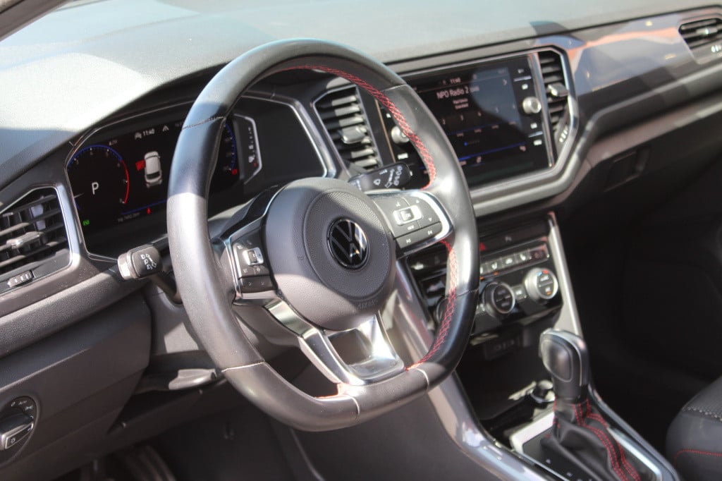 Volkswagen T-roc 1.5 tsi r-line | acc | navi | camera | dsg | trekhaak