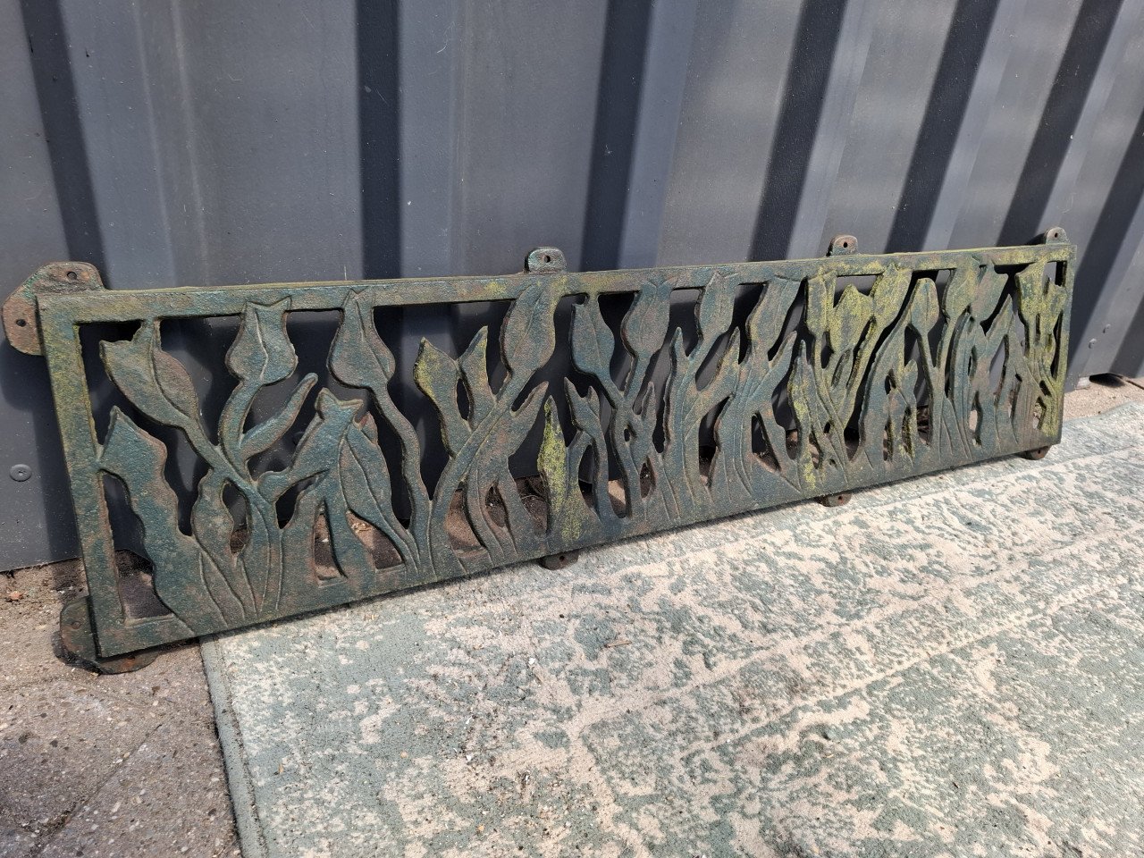 Gietijzeren zijkanten en rugleuning tuinbank