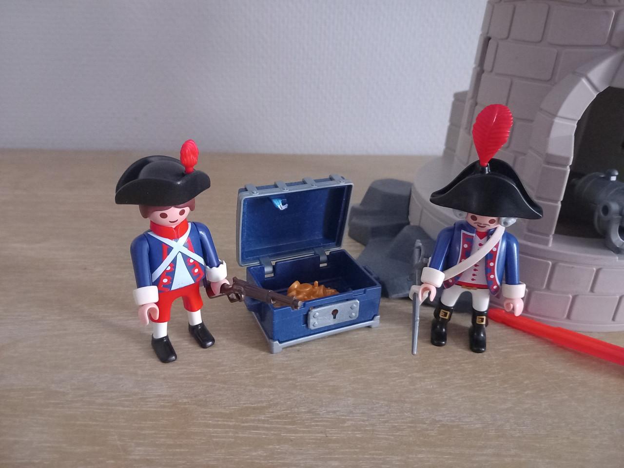 Playmobil vuurtoren met 2 franse soldaten setnr 6680