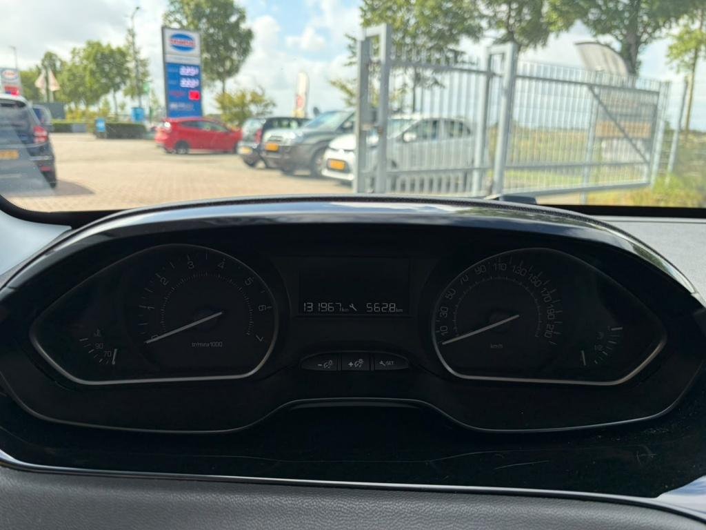 Peugeot 208 1.2 puret. blue lion