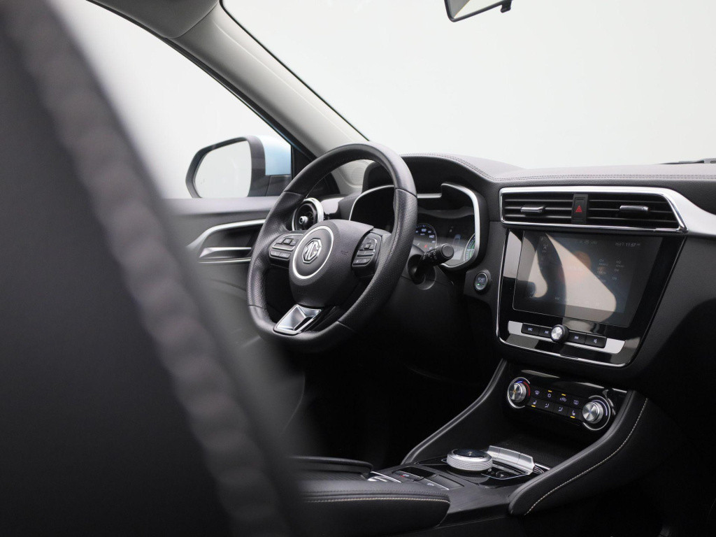 MG Zs-ev luxury 45 kwh | automaat | panoramadak | lederen bekleding | achte