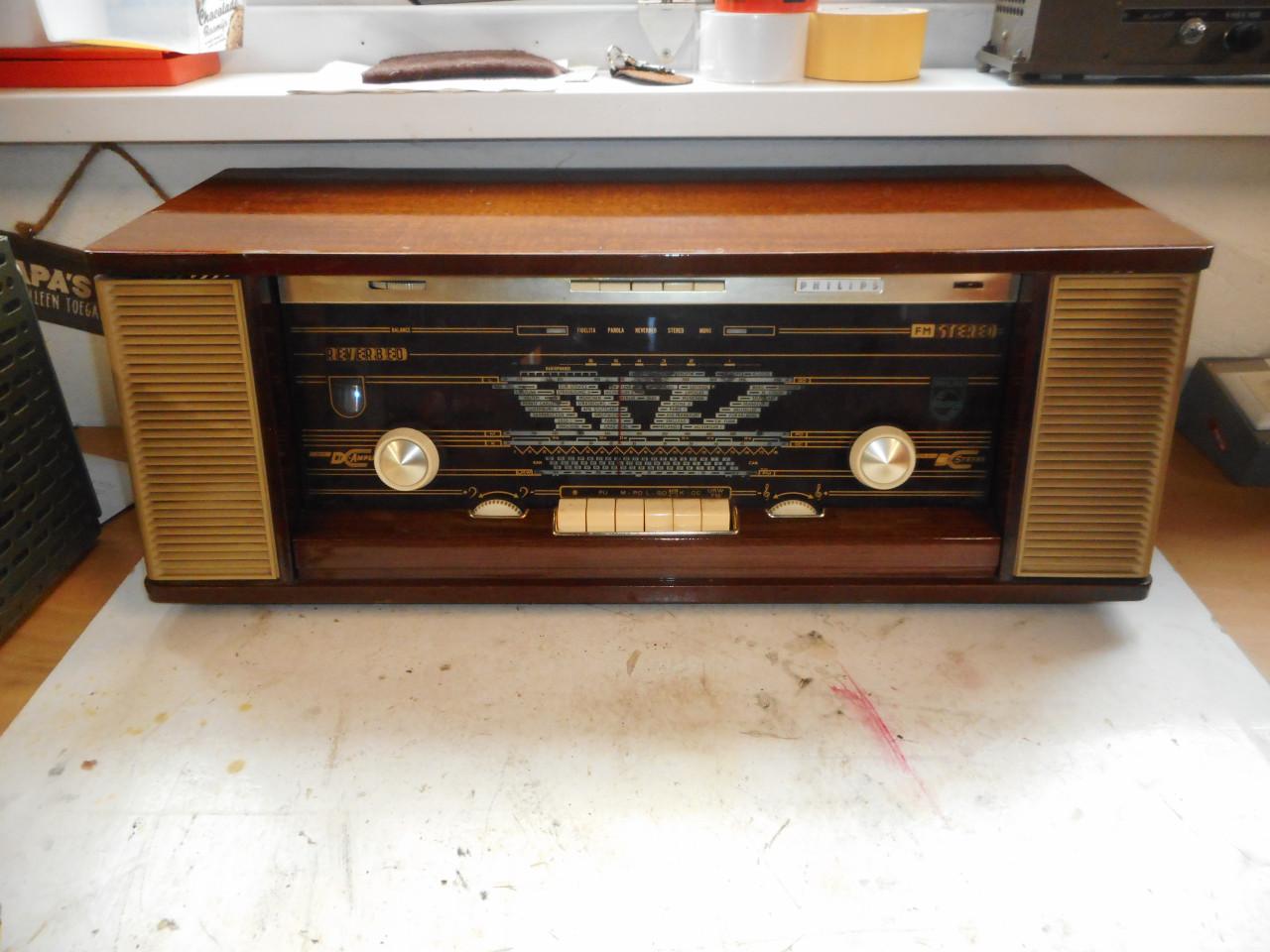 Gezocht voor mijn verzameling/hobby oude radio's