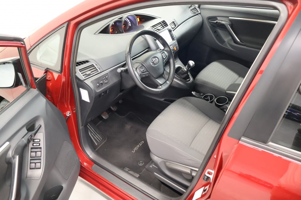 Toyota Corolla Verso 1.8 vvt-i volcano edition