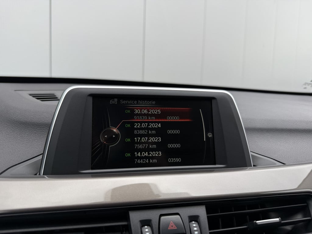BMW X1 sdrive18i 136pk high executive automaat