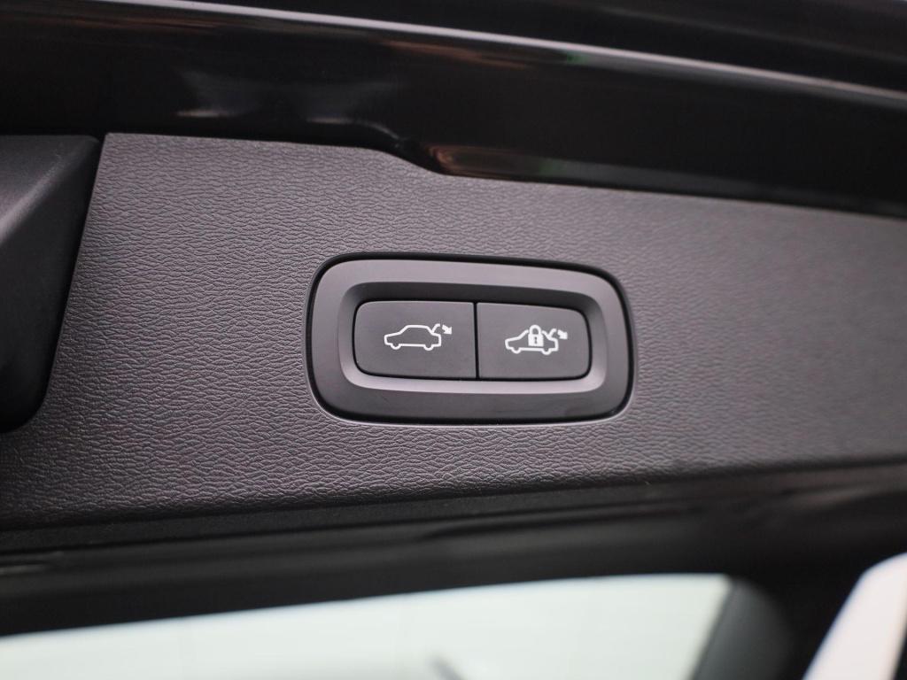 Volvo V60 2.0 b3 momentum business | automaat | virtual cockpit | dab | led