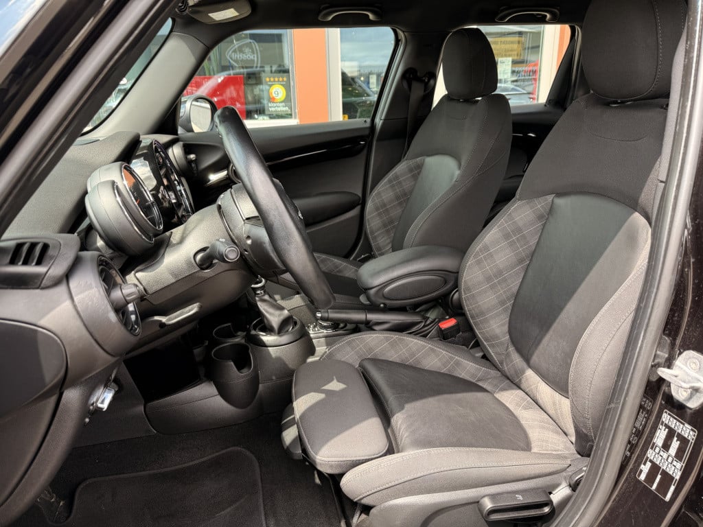 Mini Cooper mini 1.5 king’s cross | john cooper works | navi | cruise | led