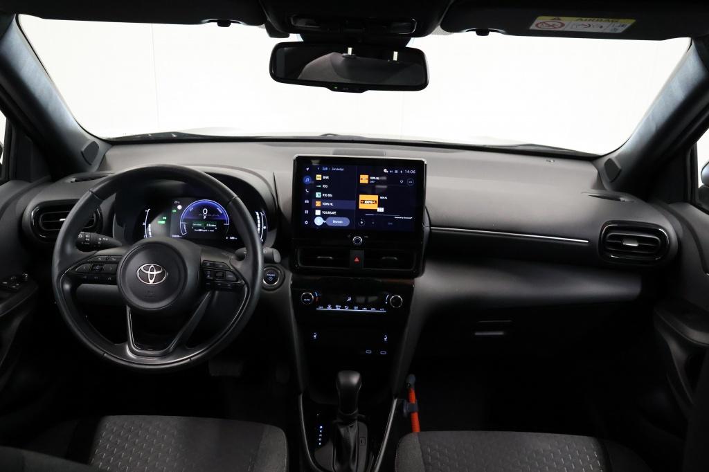 Toyota Yaris Cross 1.5 hybrid 115 first