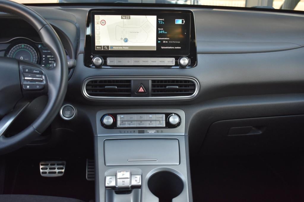 Hyundai Kona ev comfort 64 kwh soh 99% | nap | camera | apple carplay | and