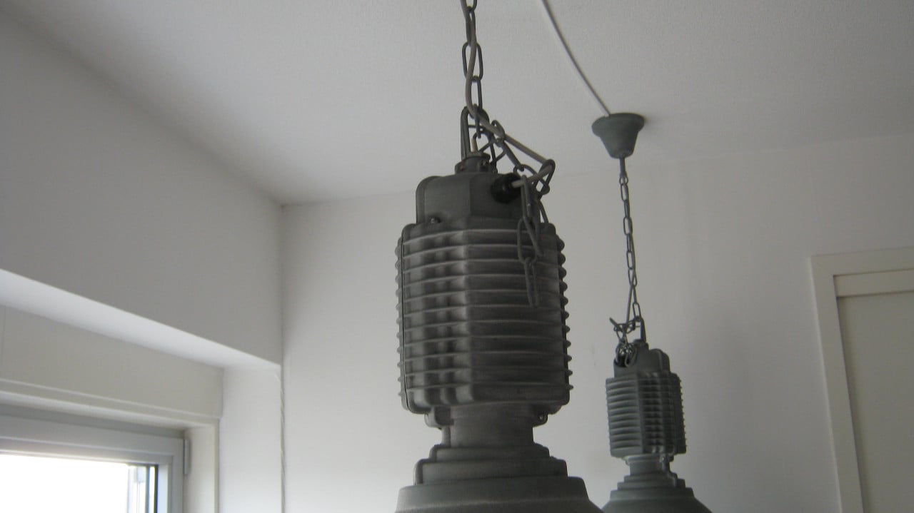 TE KOOP 2X SUPER GROOTE INDUSTRUELE LAMPEN VOOR 50 EURO
