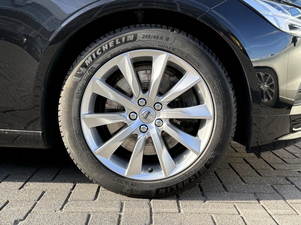 Volvo V90 t4 190pk momentum |adap.cruise| leder | trekhaak | stoel/stuurve