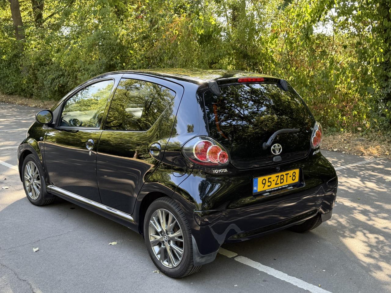 Toyota Aygo 2012 Zwart lage kmstand