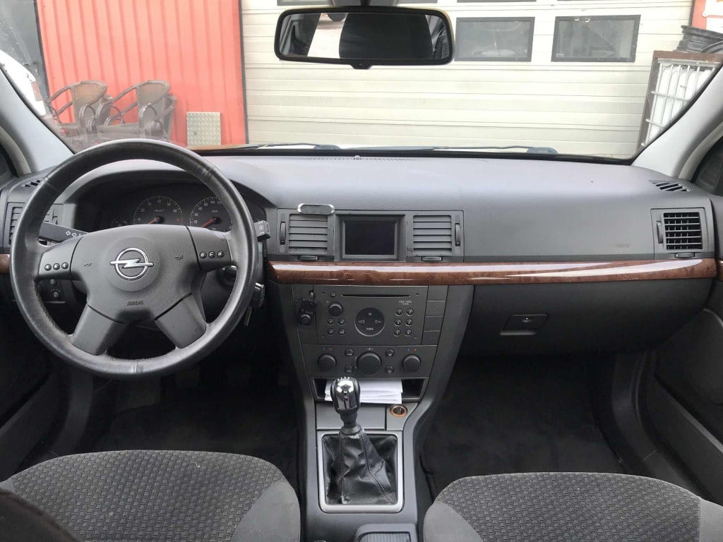 Opel Vectra 1.8-16v elegance
