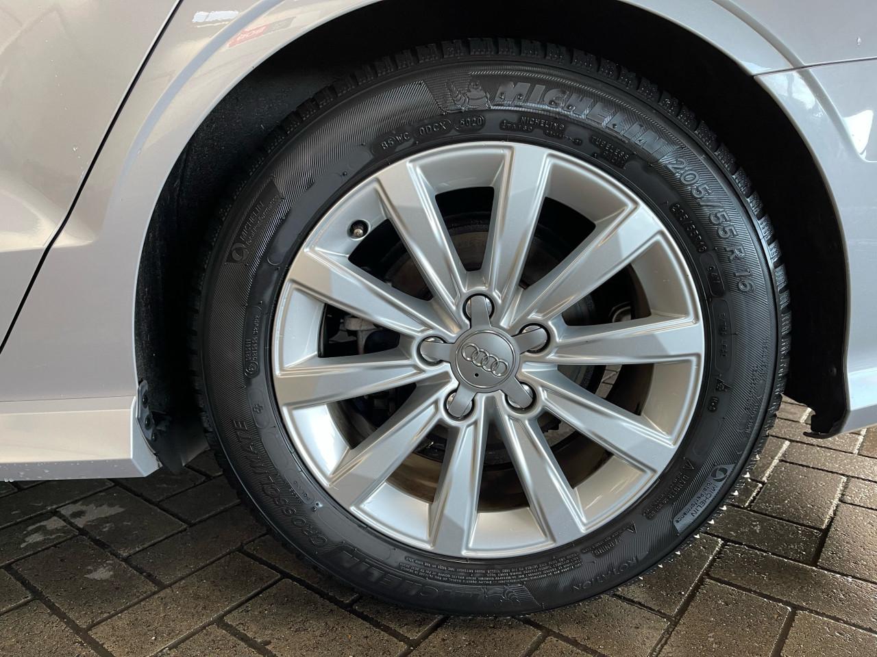 Audi A3 Velgenset originele 16 inch + Michelin CrossClimate (All-Season)