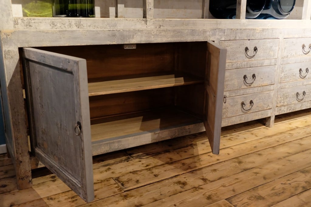 Landelijk grote old pine kast van De Pagter uit Middelburg