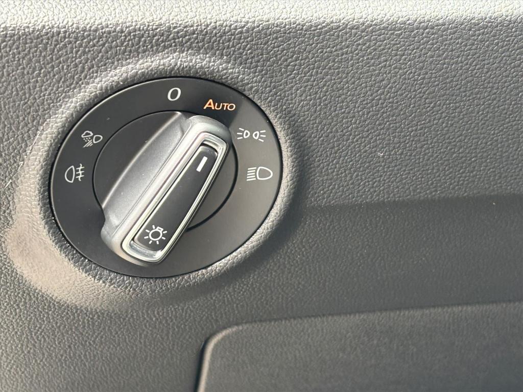 Volkswagen T-roc 1.5 tsi 150pk 7-dsg r-line black|camera| dodehoek|trekhaak