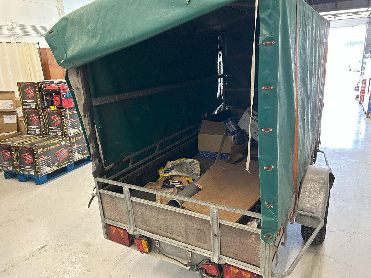 Aanhangwagen met huif