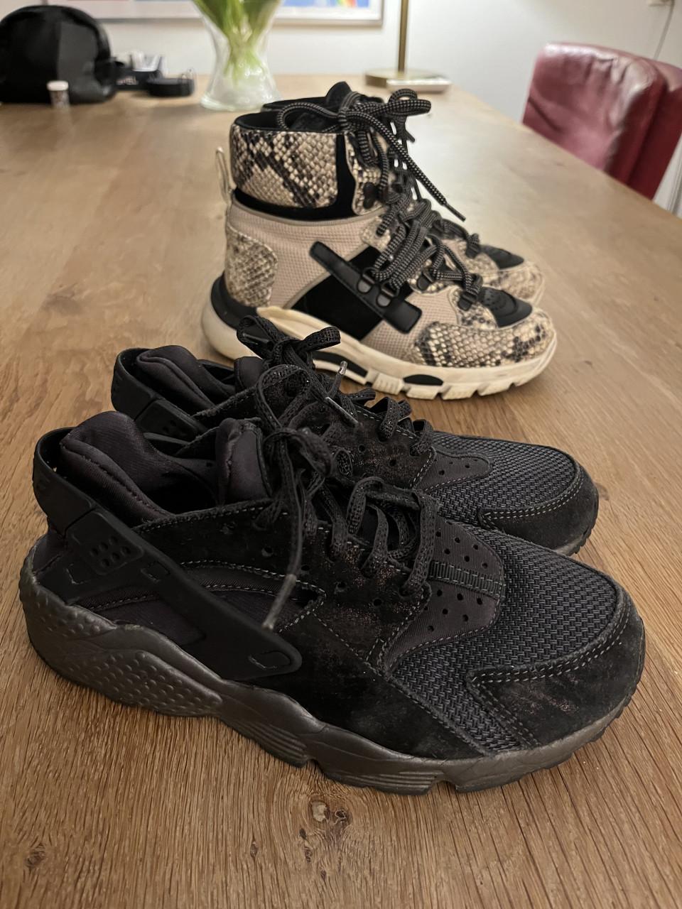 Sneakers