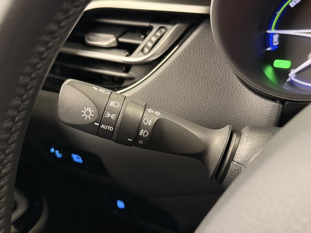 Toyota C-hr 1.8 hybrid dynamic | camera | navigatie |