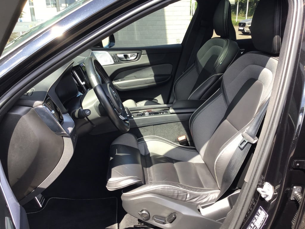 Volvo XC60 t8 390pk recharge r-design| adap.cruise| b&w sound| panodaktrekh