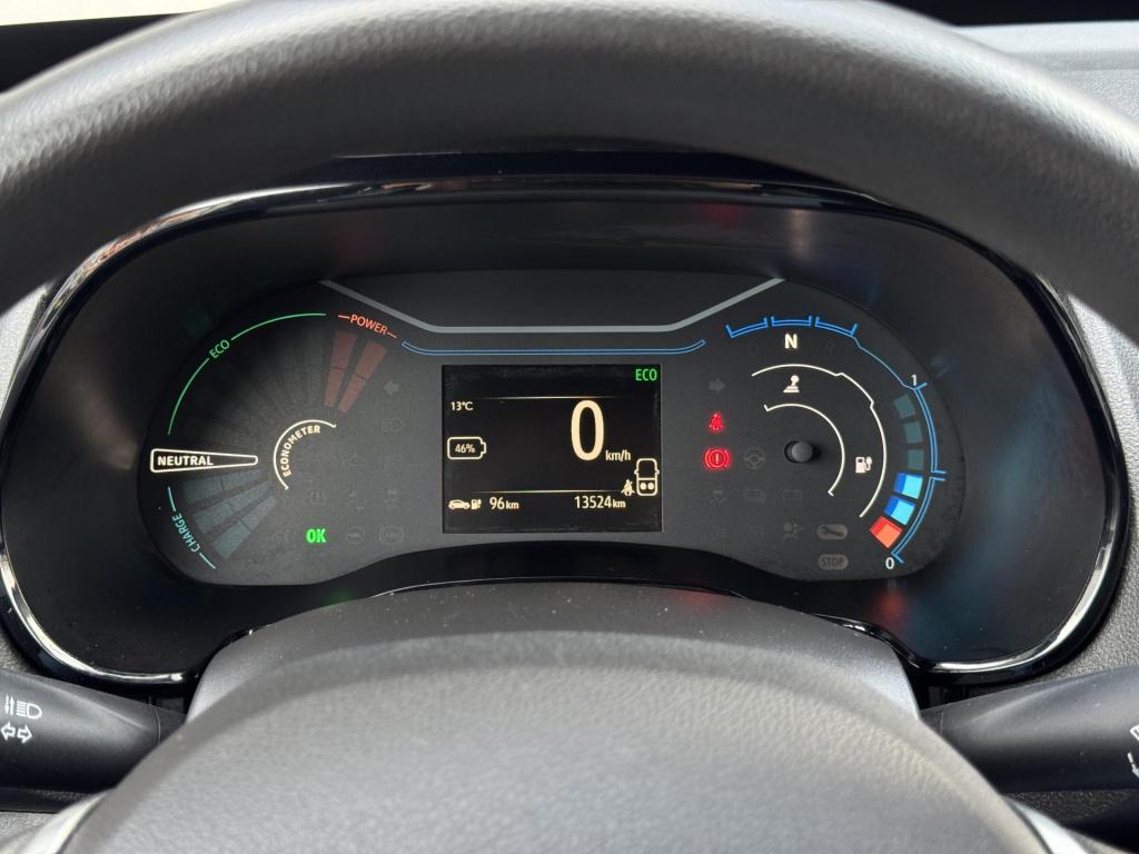 Dacia Spring comfort plus 27 kwh soh 95%, nl-auto meest luxe uitvoering!