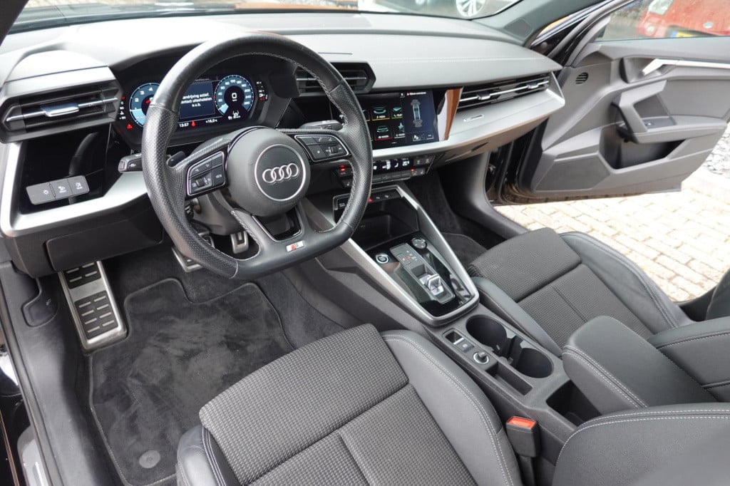 Audi A3 limousine 30 tfsi s edition