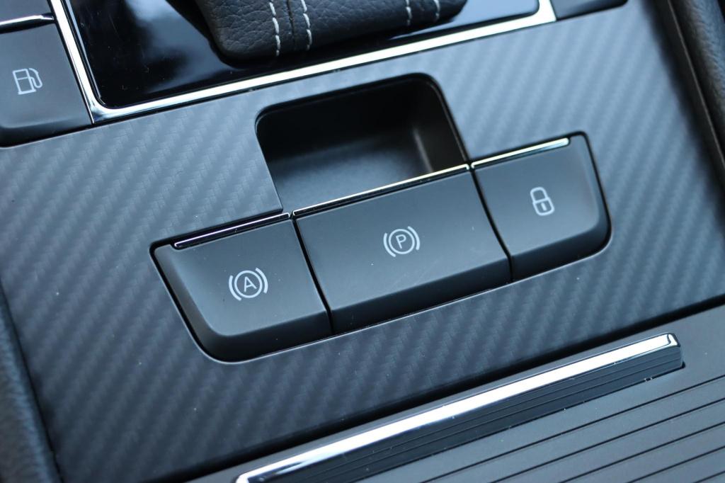 Skoda Superb combi 1.4 tsi iv sportline 217pk dsg6