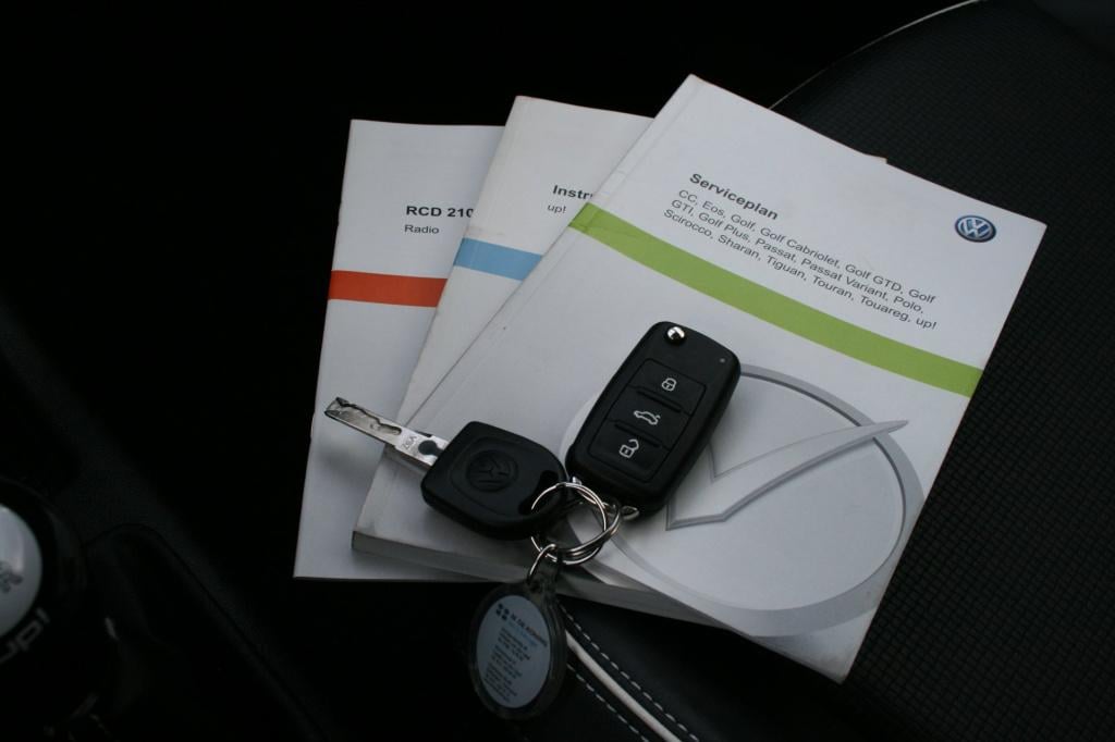 Volkswagen UP! 1.0 high up! black edition bluemotion