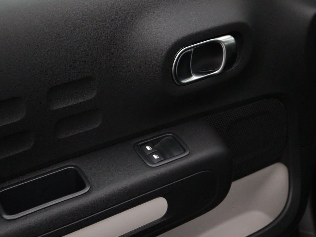 Citroen C3 82 pk c-series | rijklaar | parkeersensoren achter | apple carpl