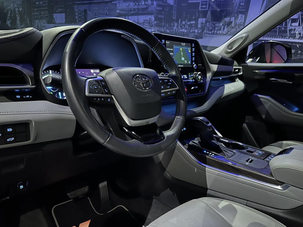 Toyota Highlander 2.5 awd hybrid executive 7 persoons *origineel nl*pano*tr