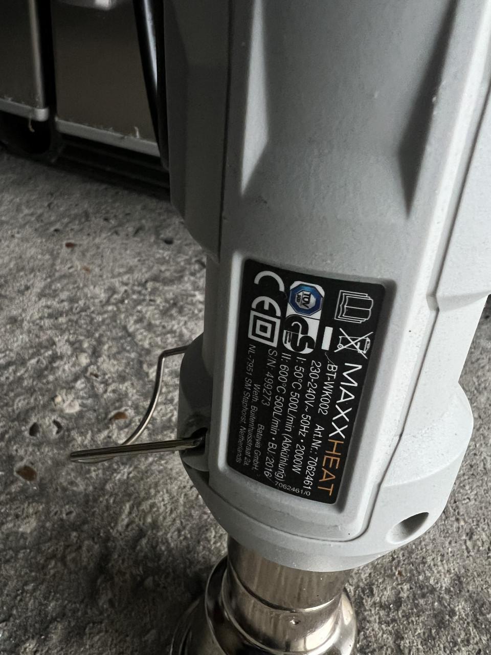 Multifunctioneel: onkruidverdelger heteluchtpistool en BBQ-aansteker in één