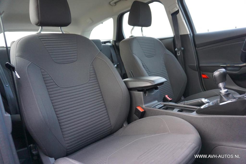 Ford Focus wagon 1.0 titanium edition