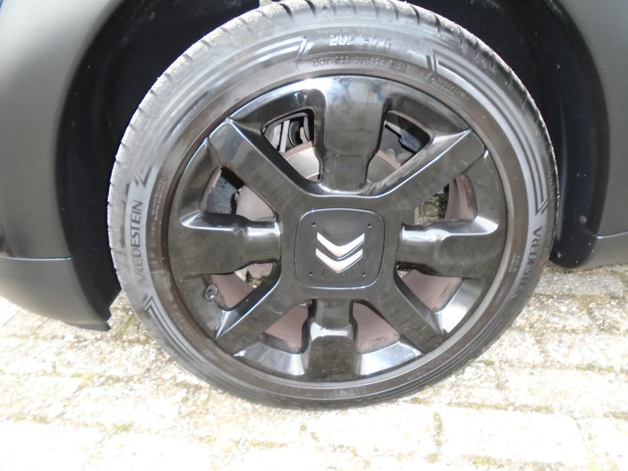 Citroen C4 Cactus 1.2 One Tone