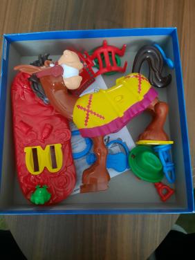 Ezeltje strek je spel en wiebelboot pinguïn