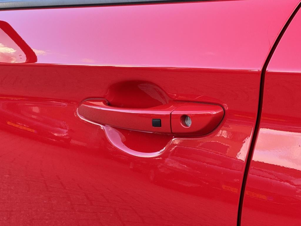 Hyundai Kona ev fashion 64 kwh incl. trekhaak! soh 98,6%