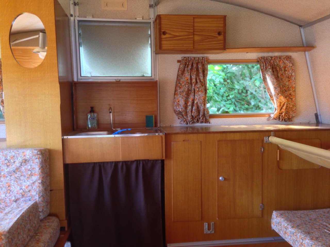 Vouwwagen klapcaravan retro rapido