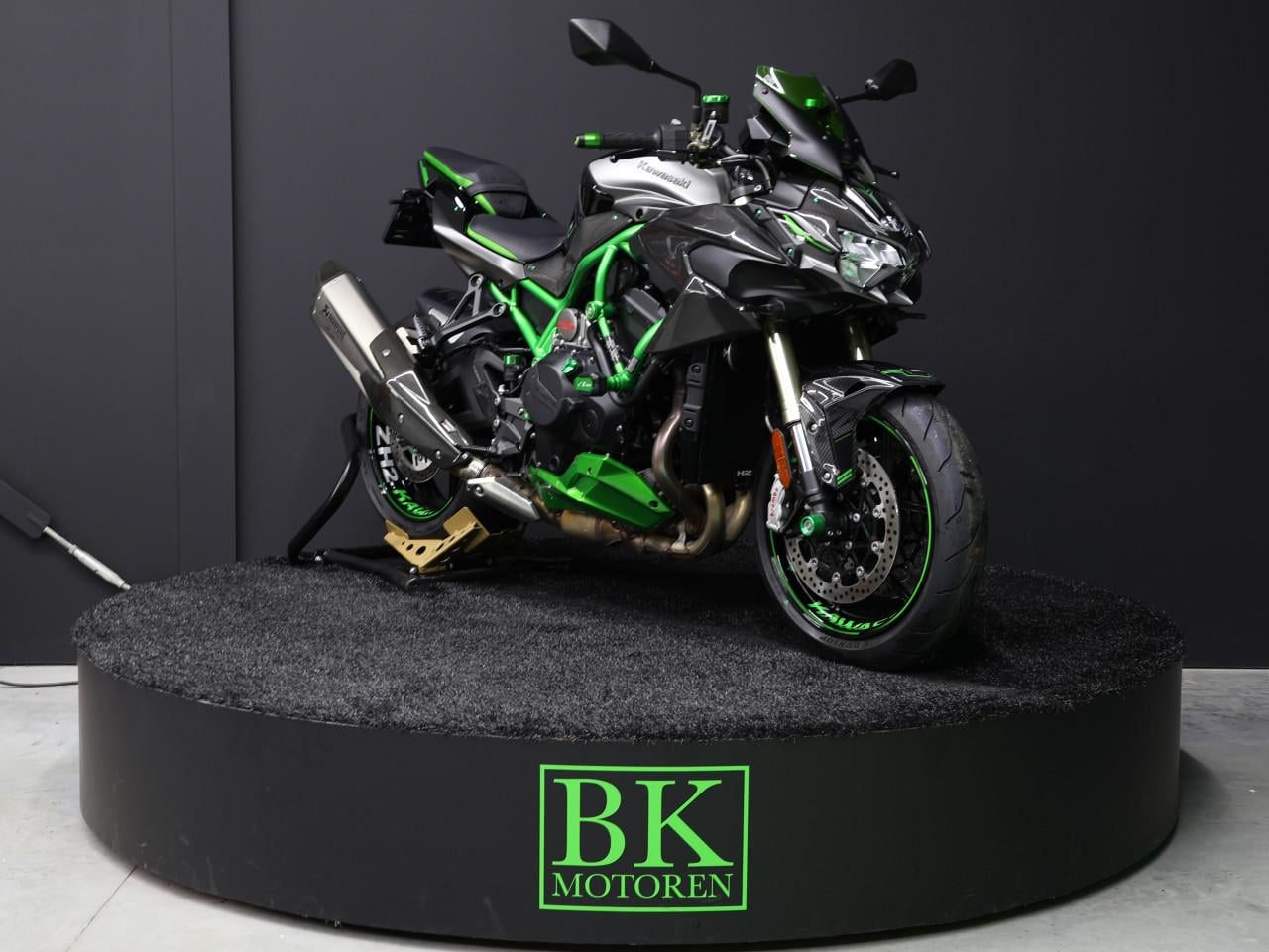 Z H2 SE PERFORMANCE | Carbon