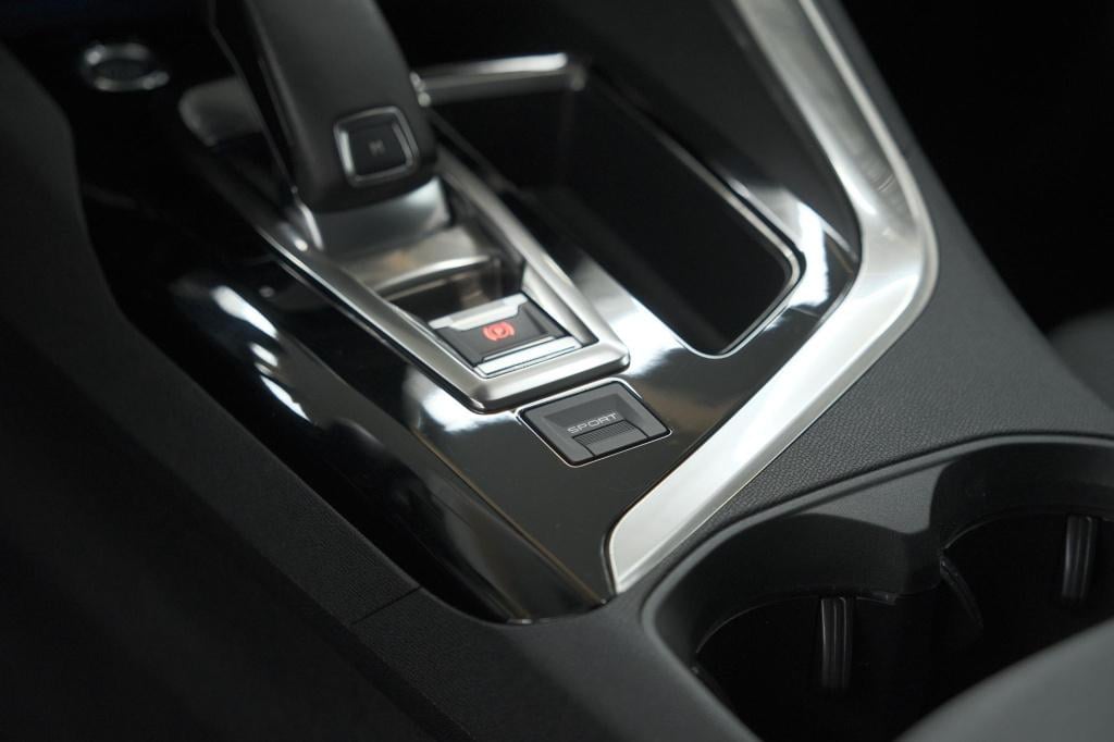 Peugeot 3008 puretech 130 eat8 blue lease premium | elektrische kofferklep 