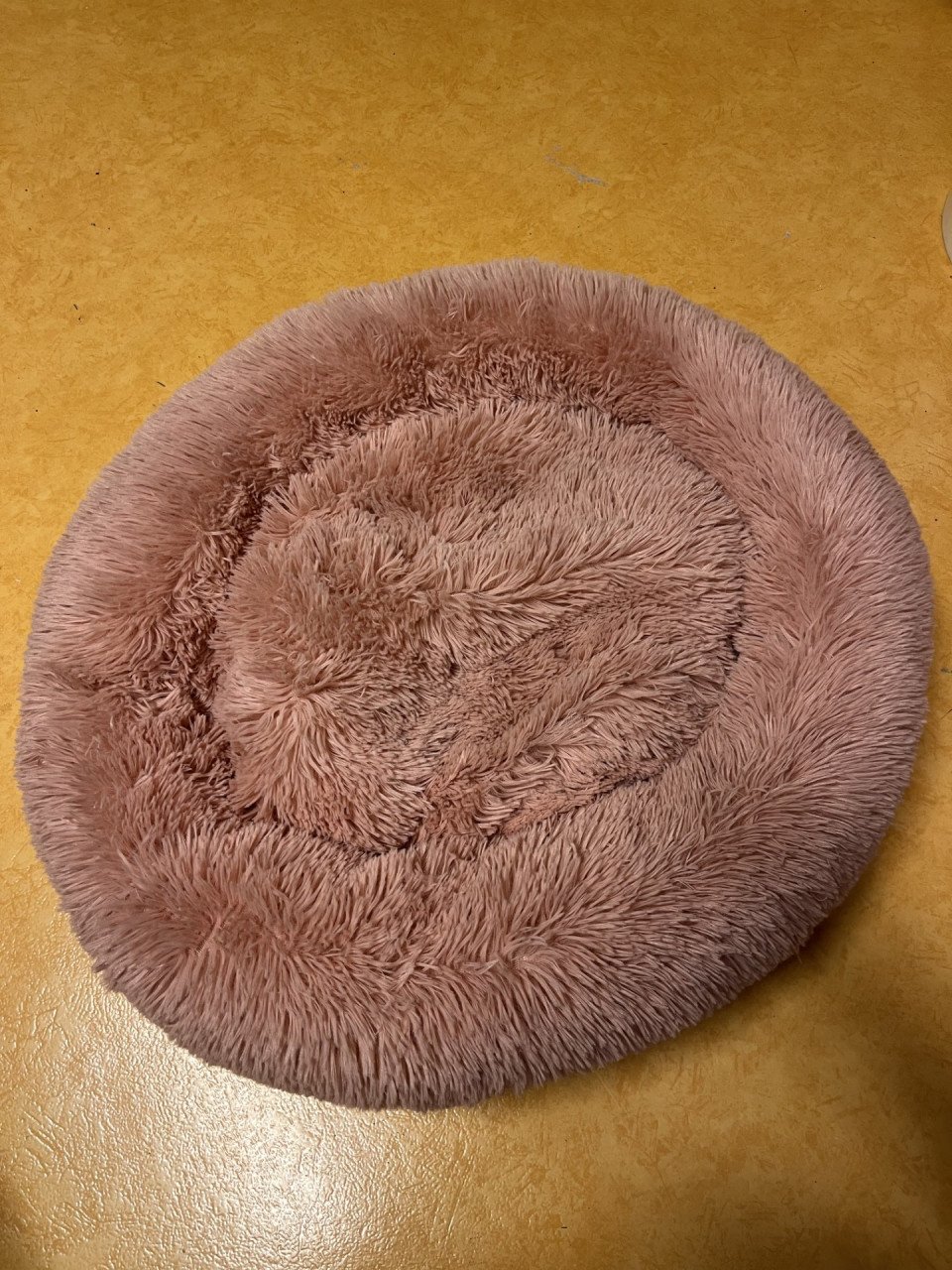 Roze fluffy hondenmand