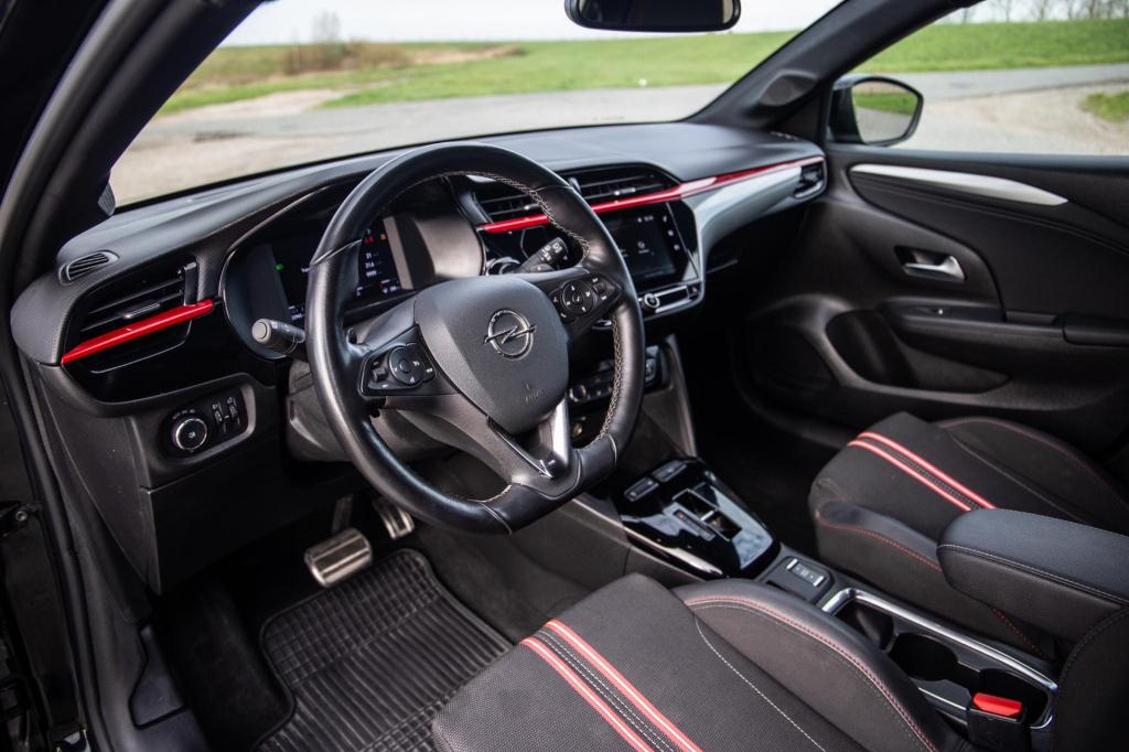 Opel Corsa 1.2 turbo gs black line / apple carplay / automaat / 360 camera 