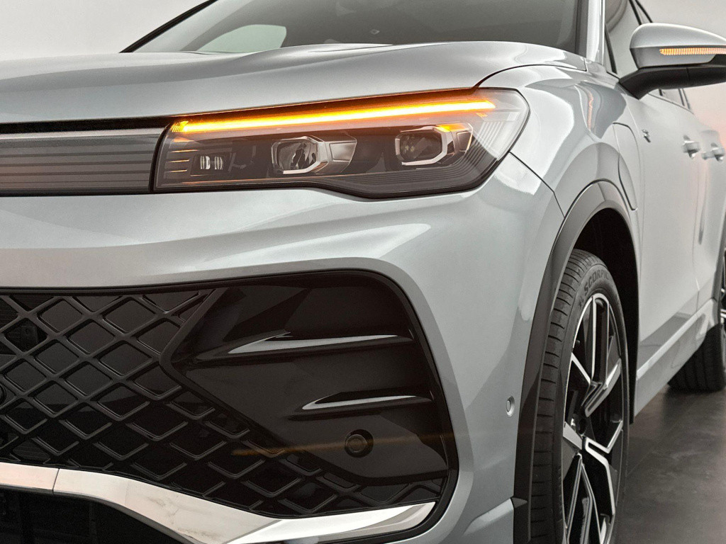 Volkswagen Tiguan r-line-edition 1.5 ehybrid 150 kw / 204 pk suv 6 v