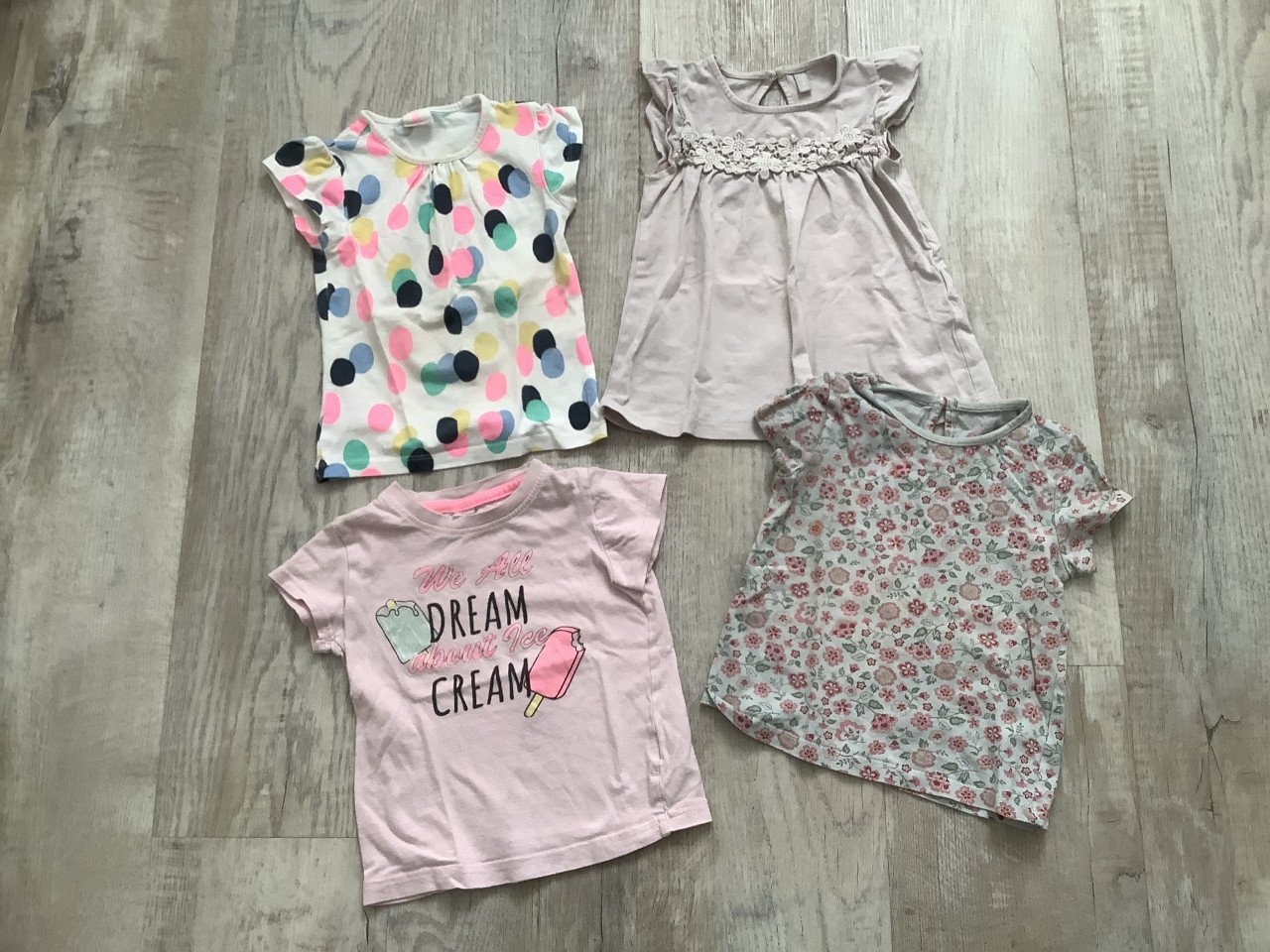 Meisjes Zomer Kledingpakket - Maat 92  - 52 stuks + 9 stuks