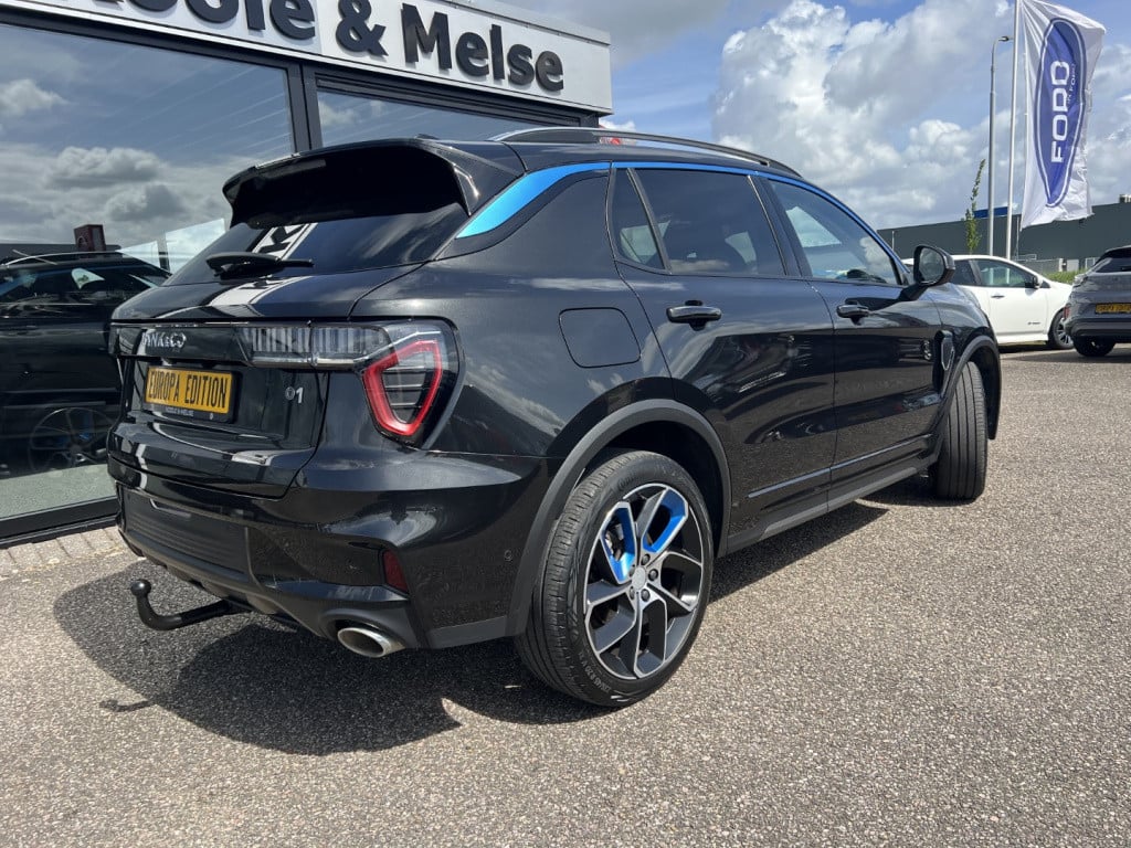 Lynk & Co 01 1.5 261pk phev plug in hybrid ,trekhaak , pano dak,car play