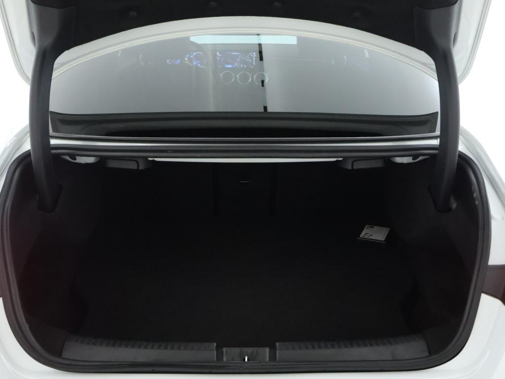 Mercedes-Benz Cla 250 e plug-in hybride elektrische achterklep | smartphone