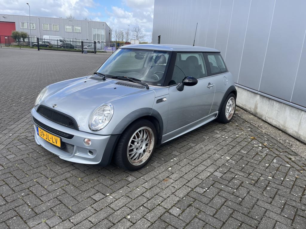 Mini Cooper mini 1.6 chili a.p.k. tot december zo meenemen!!