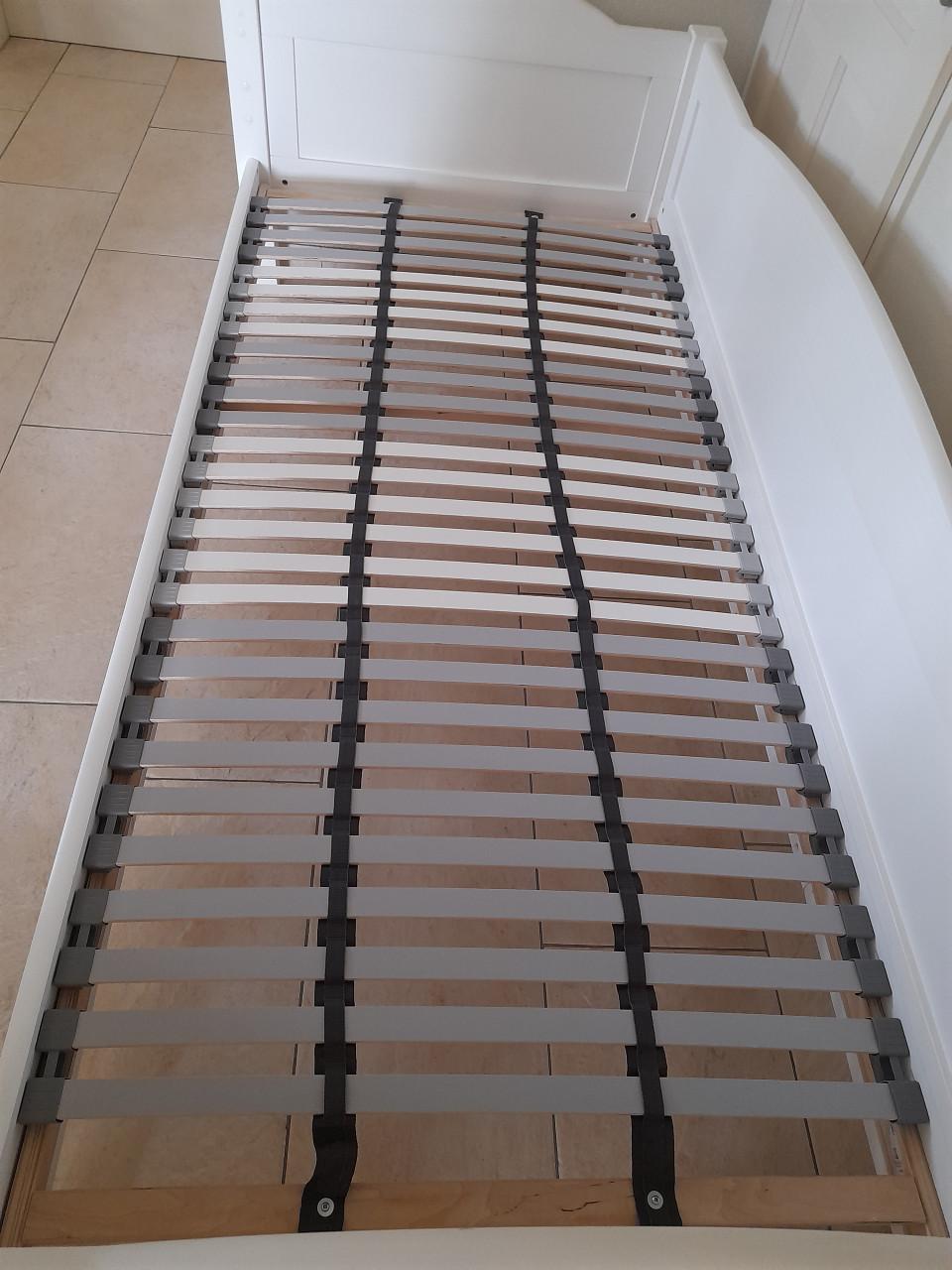 1 Persoons bed 90 x 200 (in goede nette staat )