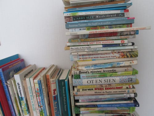 Bananendoos vol met kinderboeken