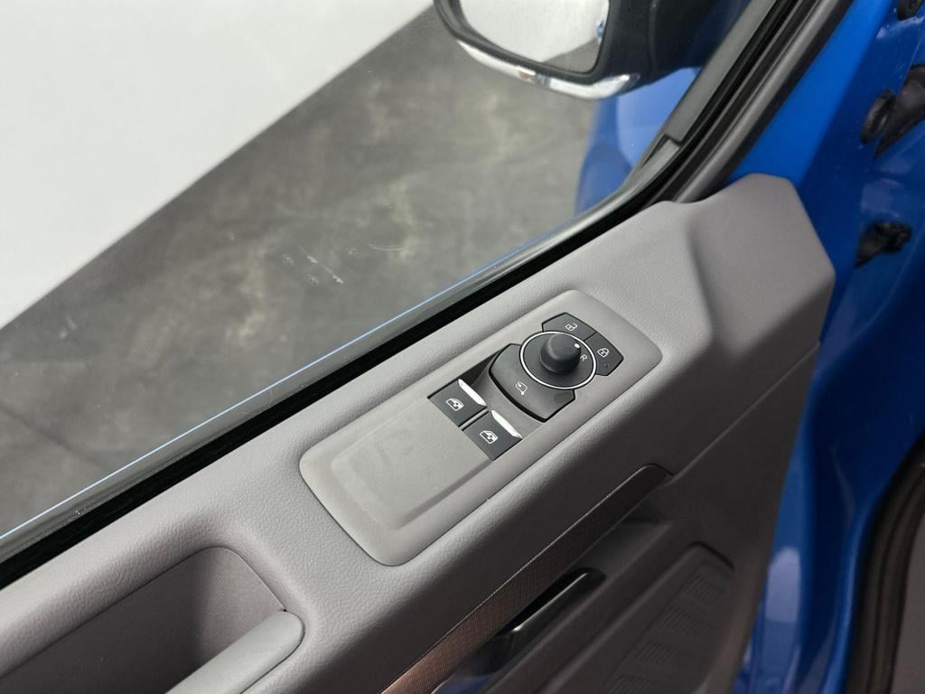 Volkswagen Transporter 2.0 tdi l1h1 28 style